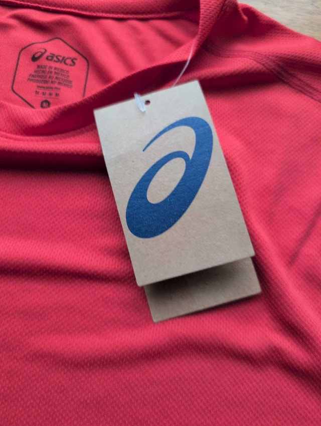 Asics T-Shirt medium red nwt - photo 3