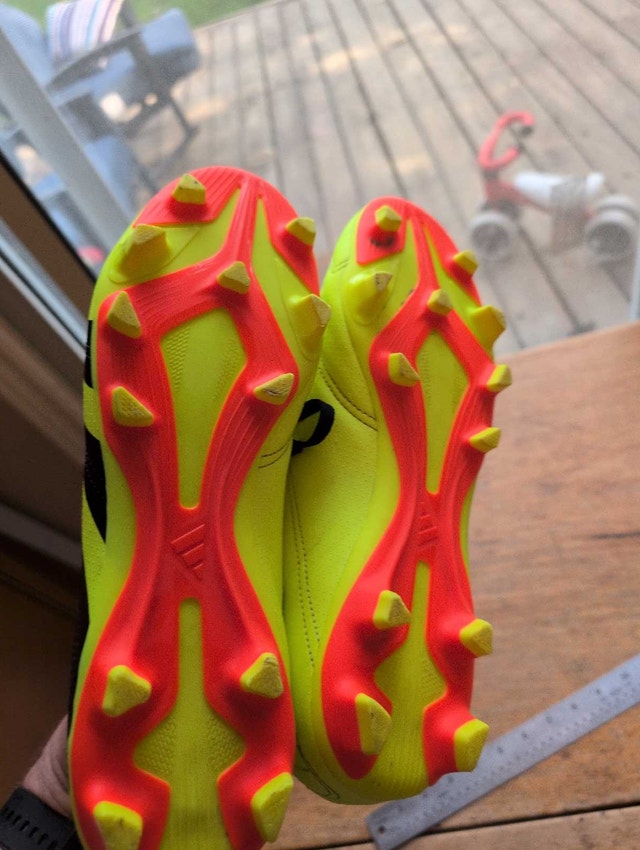 Adidas Predator Soccer Cleats size 9 yellow - photo 2