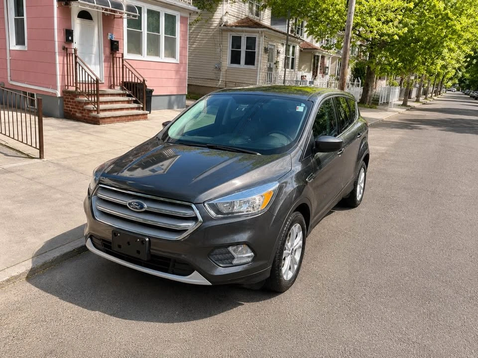 2019 Ford Escape SE Sport Utility 4D - photo 2