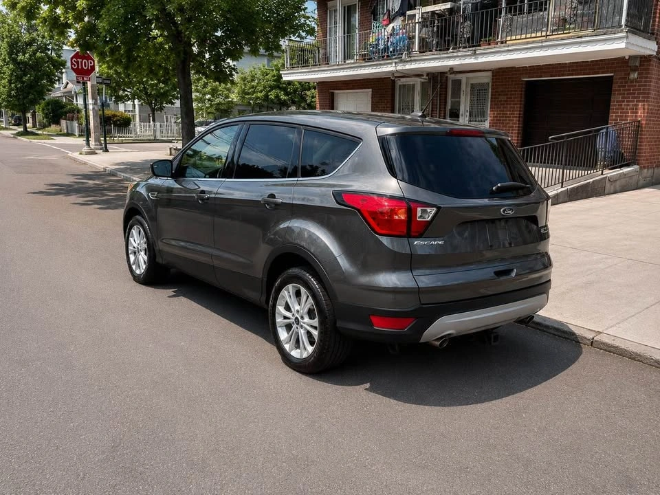 2019 Ford Escape SE Sport Utility 4D - photo 4