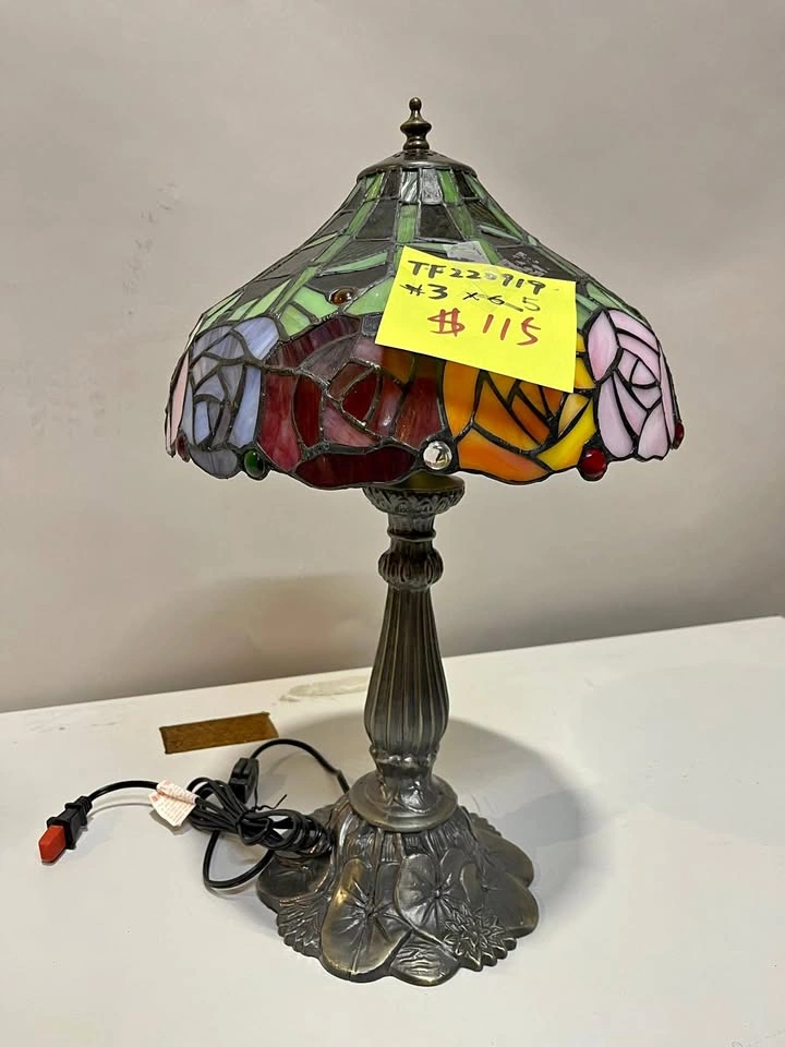 Brand new 12" Tiffany table lamp