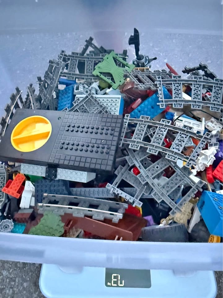 Huge LEGO Lot – 6kg+ | Train Tracks, Hulk, Darth Vader & More