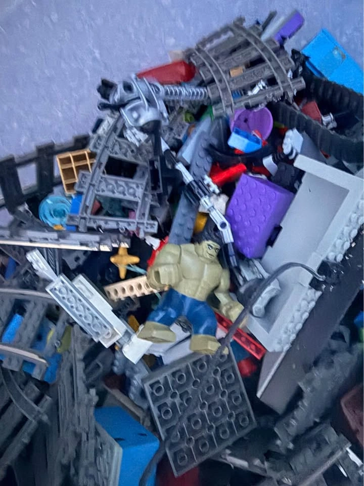 Huge LEGO Lot – 6kg+ | Train Tracks, Hulk, Darth Vader & More - photo 3