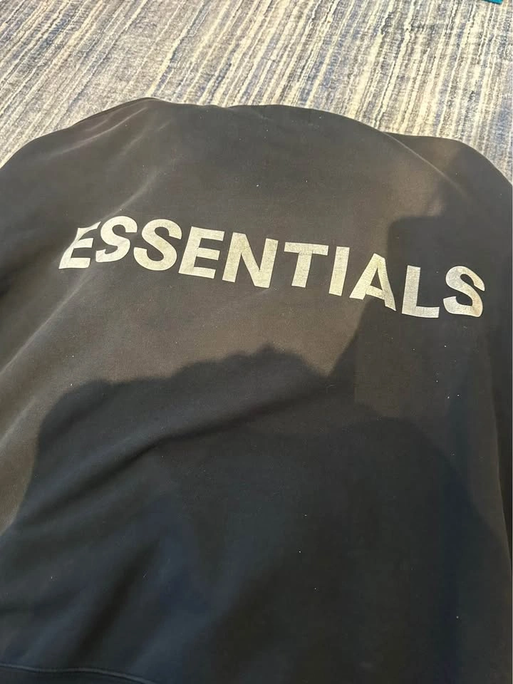 Essential hoodie with reflective back - photo 4
