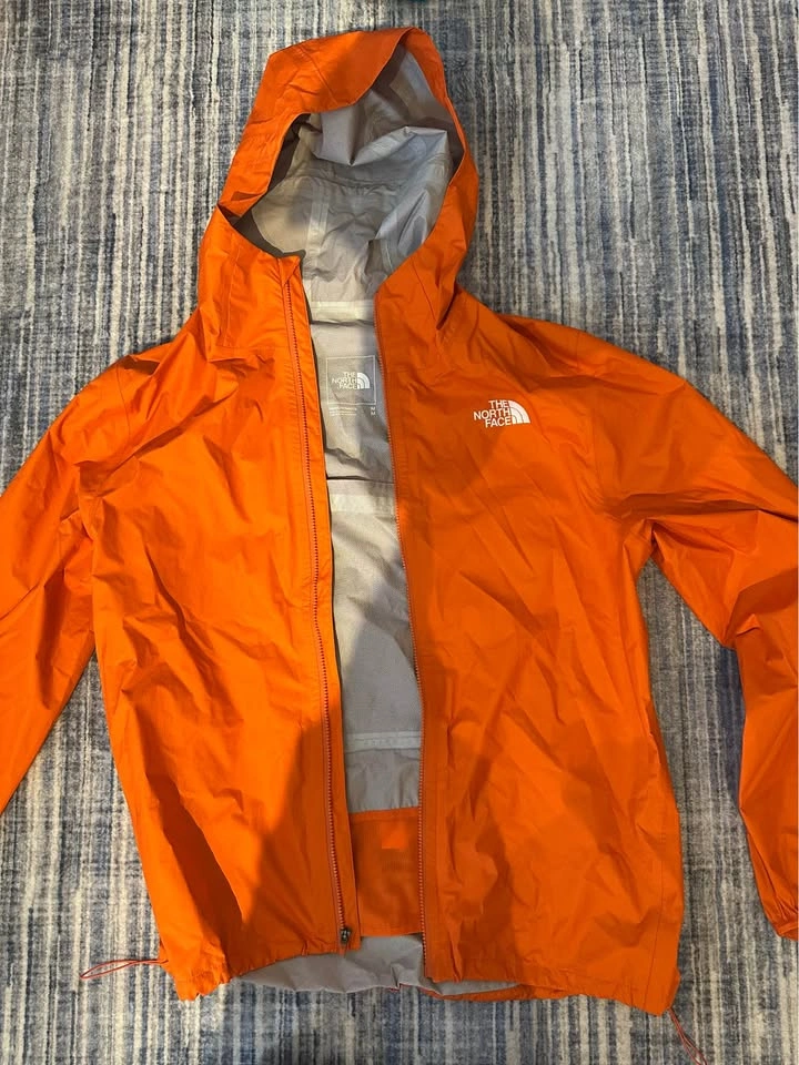 The north face rain jacket - photo 2