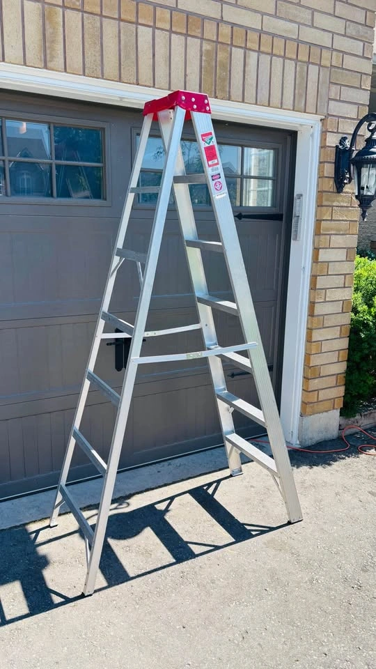 7 foot aluminum step ladder - photo 2