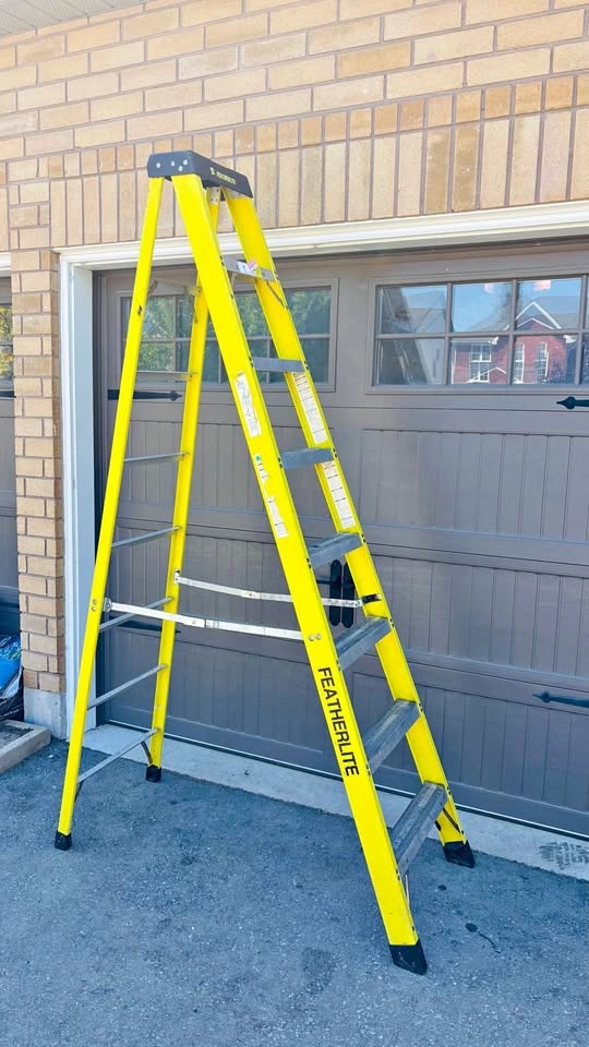 8 foot fiberglass step ladder