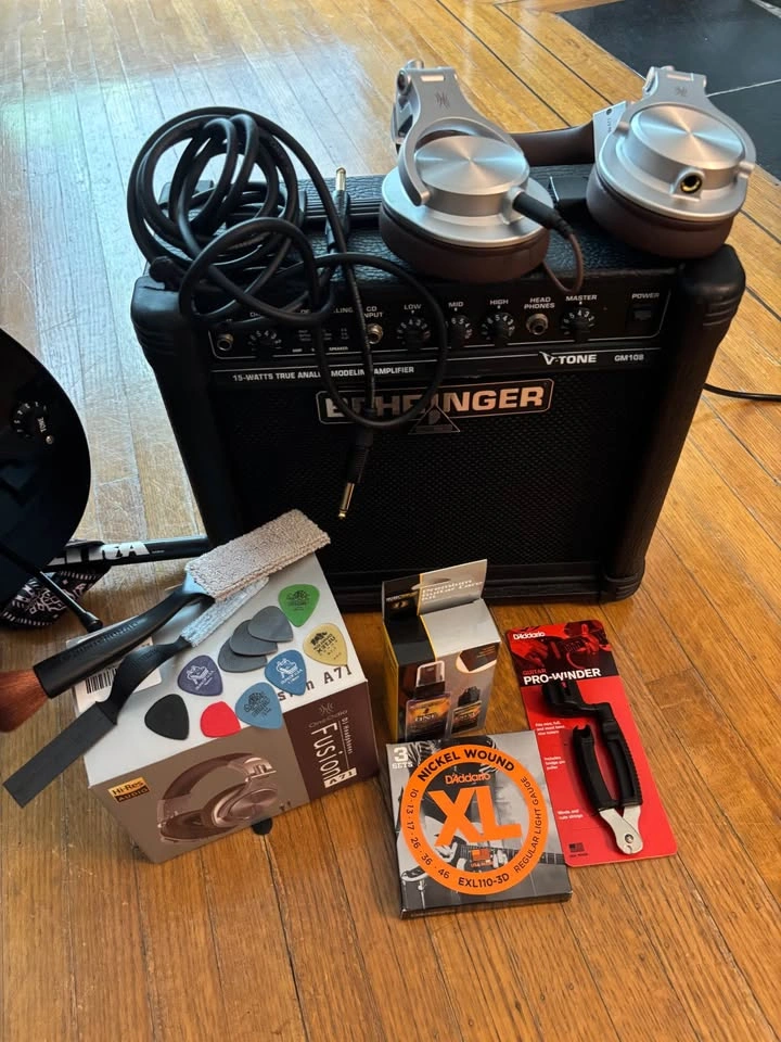 Ibanez Electric Guitar, Behringer Amp and accessories Bundle - photo 2