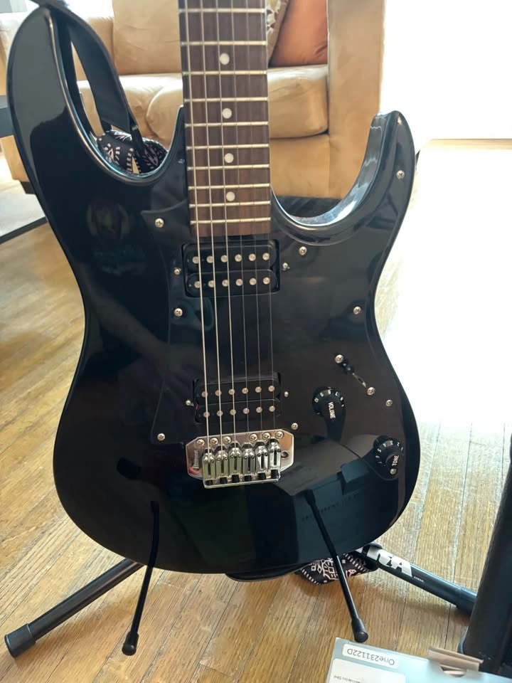Ibanez Electric Guitar, Behringer Amp and accessories Bundle - photo 5
