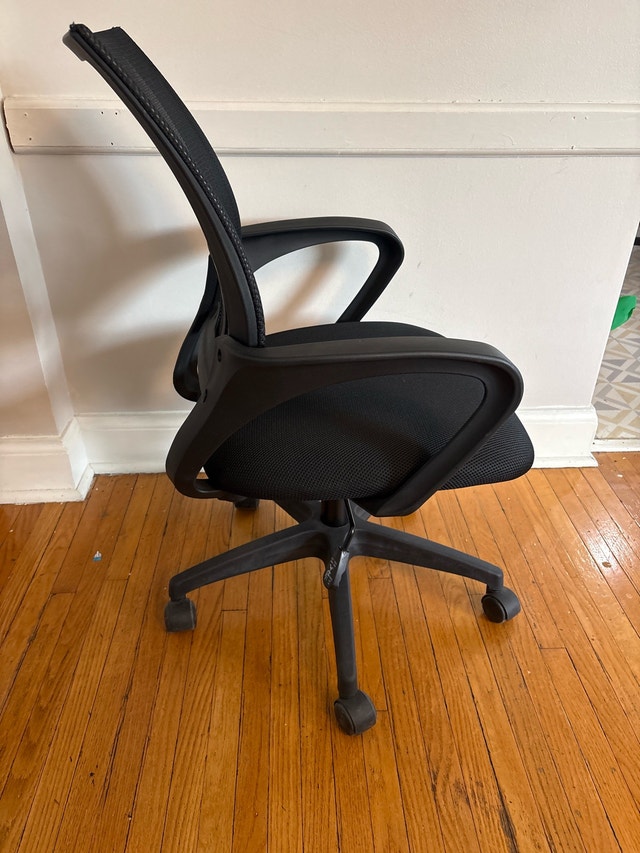 Ergonomic Desk Chair - photo 2
