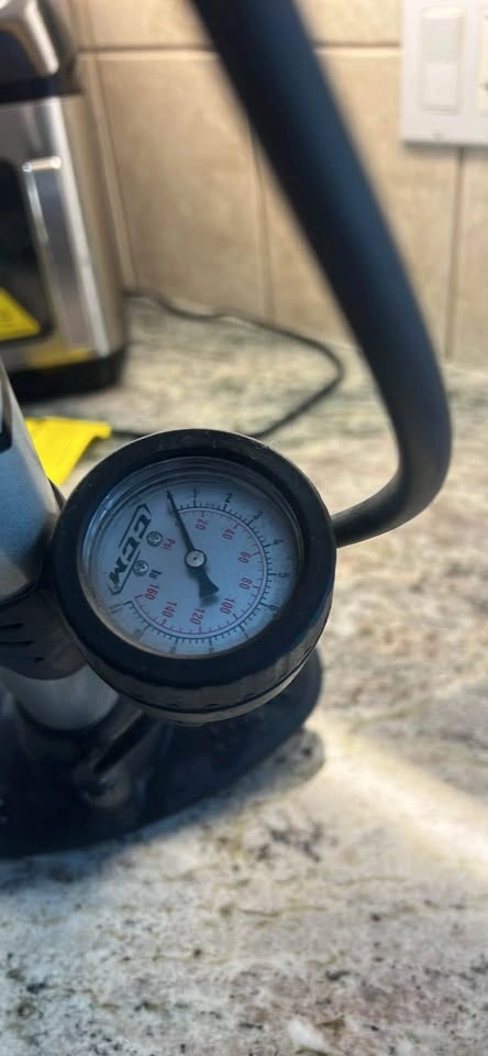 CCM air pump for bicycles or sports equipment - photo 2