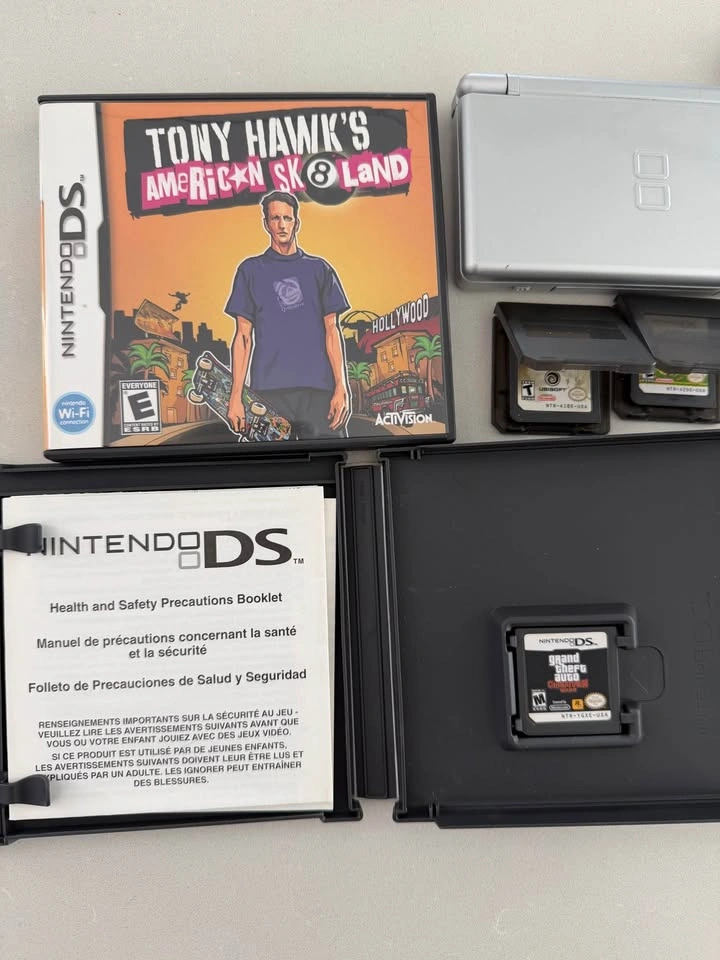 Nintendo DS Lite Bundle – 8 Games Included – Tested & Working - photo 2