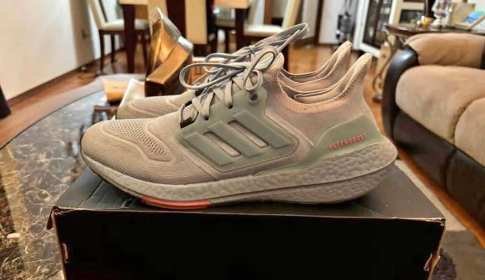 Men Adidas Ultraboost 9.5
