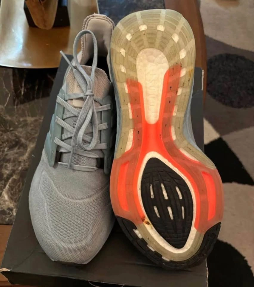 Men Adidas Ultraboost 9.5 - photo 3
