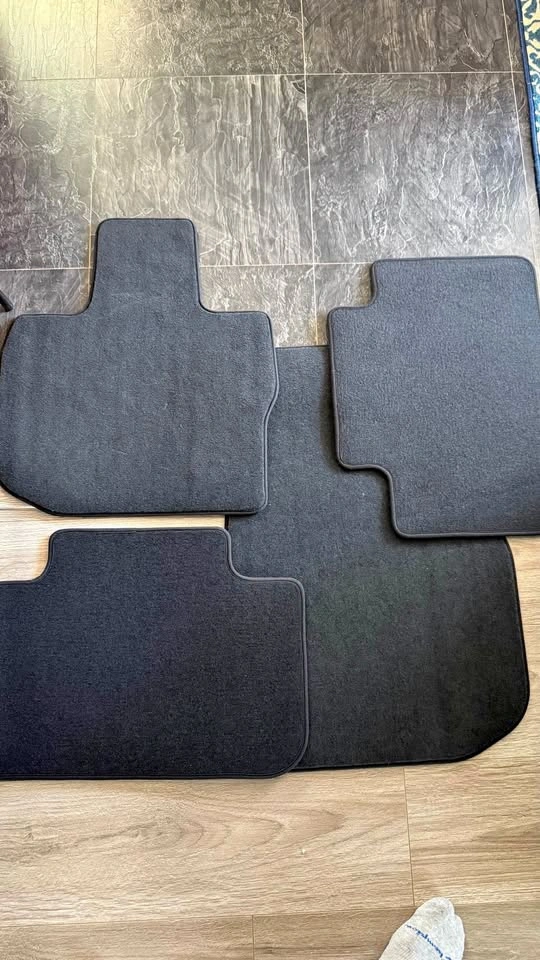 Bmw X3: Floor Mats Set of 4 Dark Grey-New