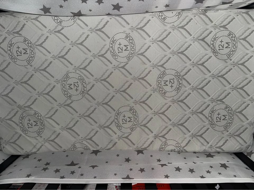 Storkcraft convertible baby crib and dual sided crib mattress - photo 3
