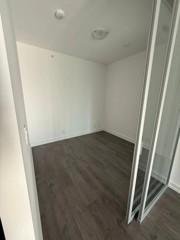 2 Beds 2 Baths Apartment - photo 2