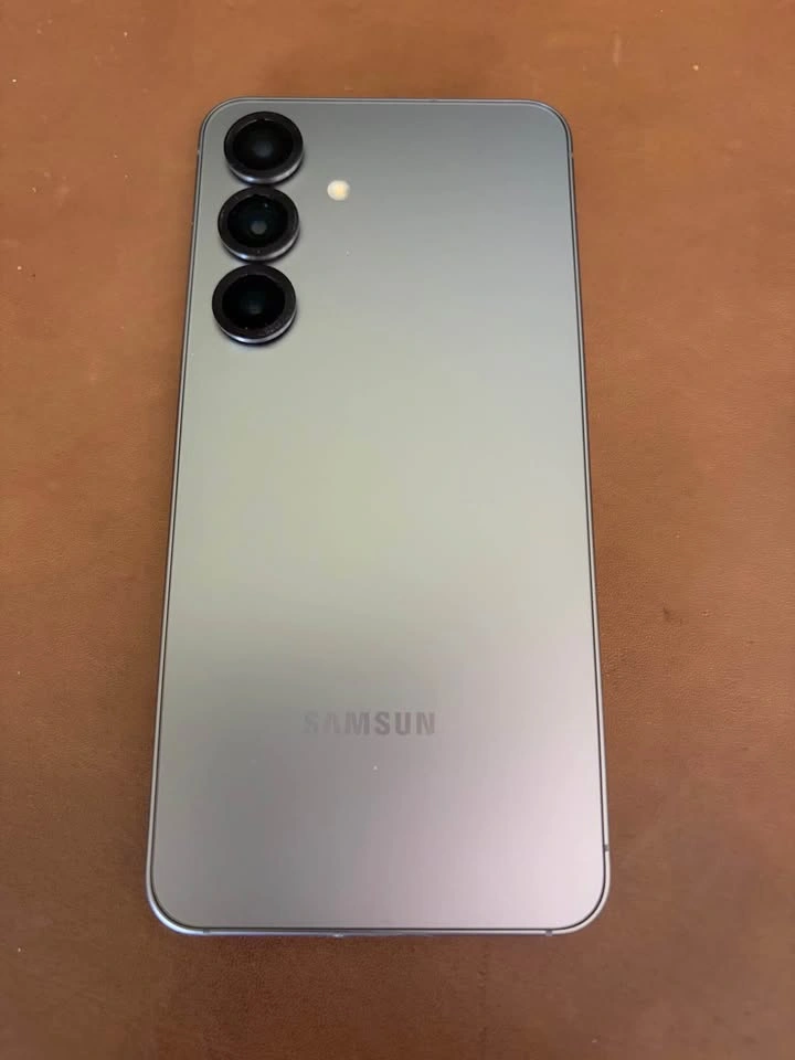 Samsung Galaxy S25 Silver - photo 2