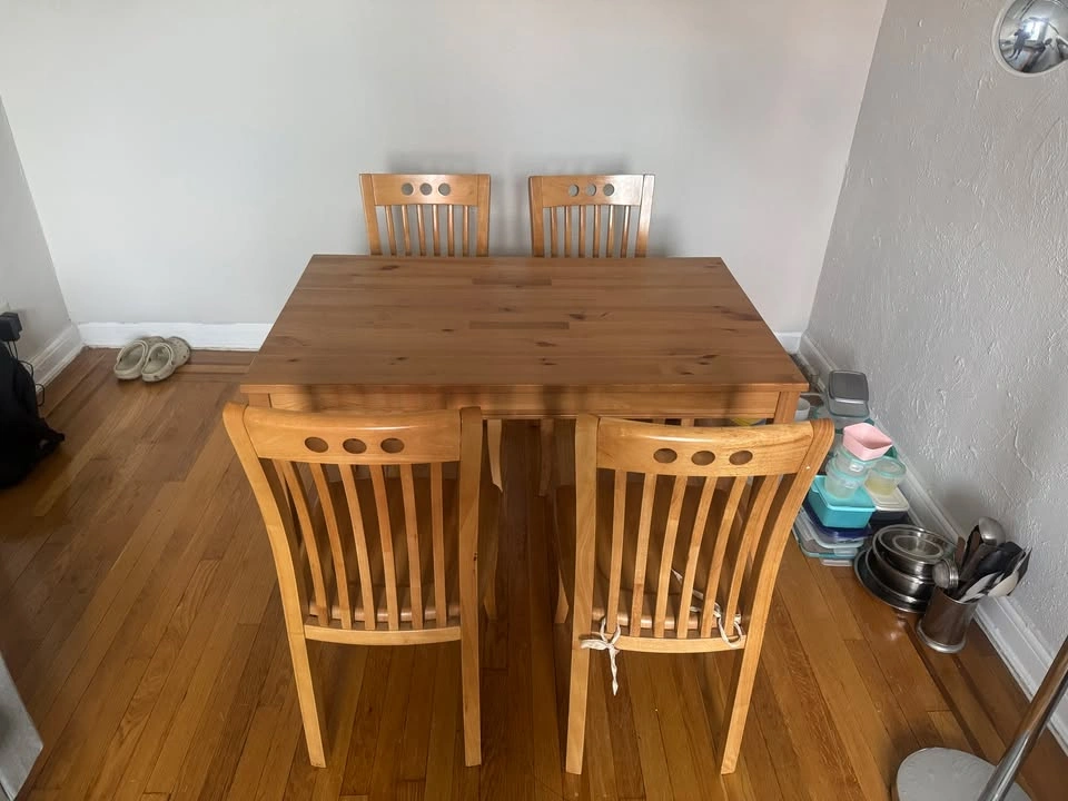 Wooden dining table with 4 chairs - photo 2