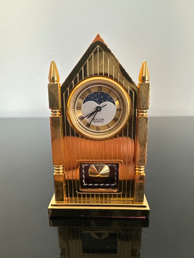 VTG Bulova "Chancery Steeple" miniature desk clock. Model B0509