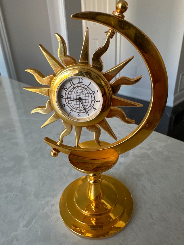 Smithsonian Bulova B6209 Decorative Sun and Moon Desk Clock - photo 2