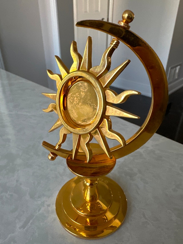 Smithsonian Bulova B6209 Decorative Sun and Moon Desk Clock - photo 4
