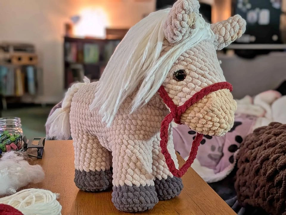 White Horse Statue/Decor
