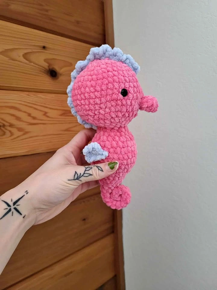 CROCHET SEAHORSE