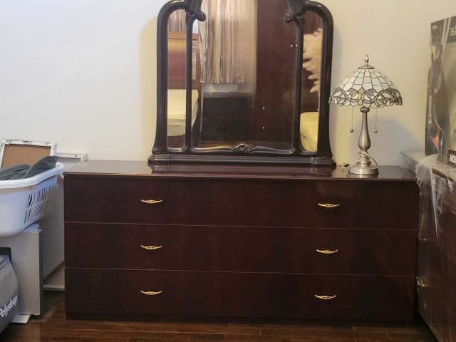 Cherry Wood 6-Drawer Dresser w/ Mirror