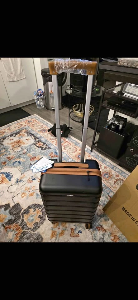 UKEIN Carry-On Suitcase