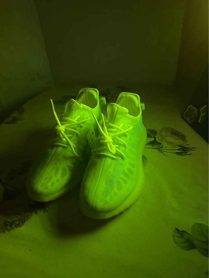 Yeezy Boost 350 V2 8.5 - photo 5
