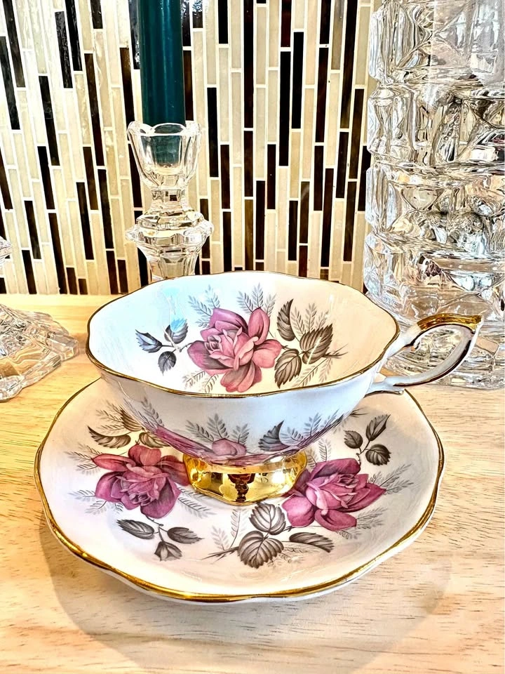 Royal Standard teacup and saucer set pink rose floral