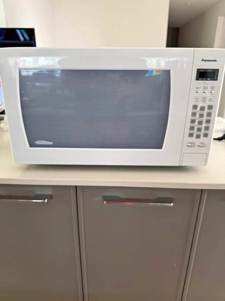 Panasonic Genius Inverter Microwave NN- series