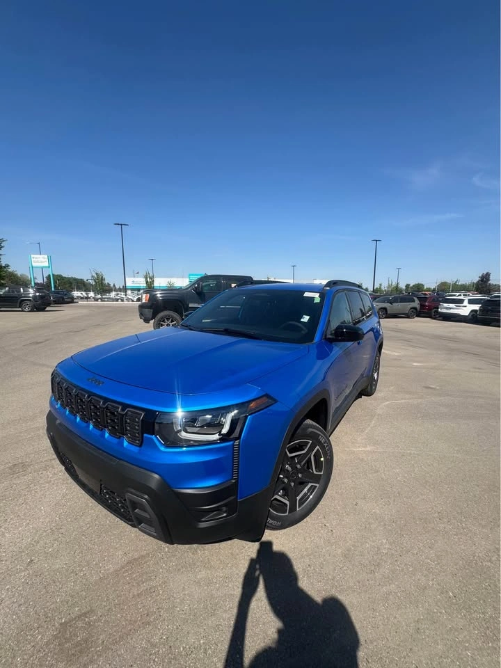 2026 Jeep Cherokee Laredo