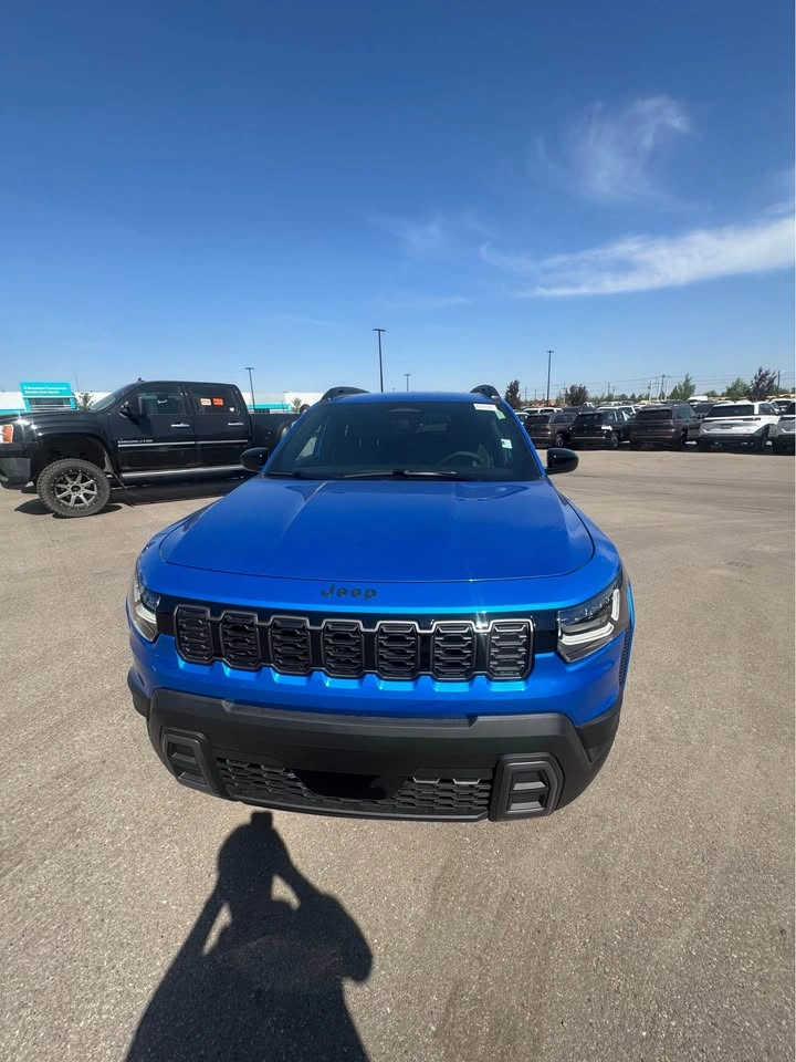 2026 Jeep Cherokee Laredo - photo 2