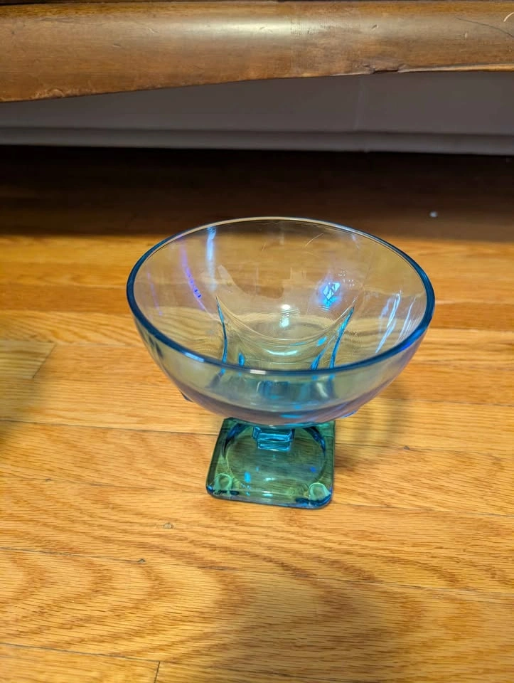 UV Reactive Candy Dish - Hazel Atlas Colony Capri Azure Glass - photo 2