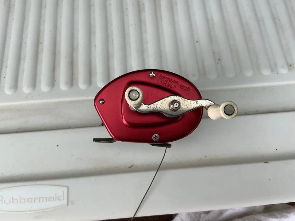 Bronson Meteor 1500 Baitcasting Sari G Reel Vintage Model - photo 2