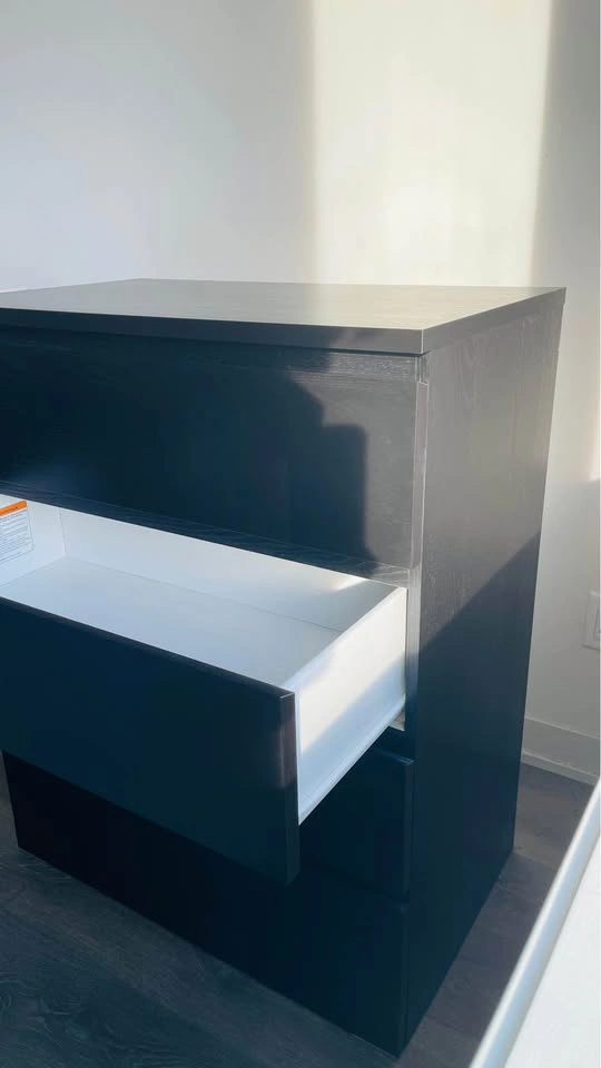 4-Drawer Chest / Dresser - photo 3