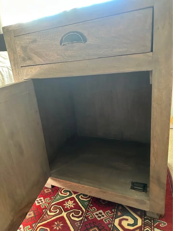Nightstand/side table - photo 4