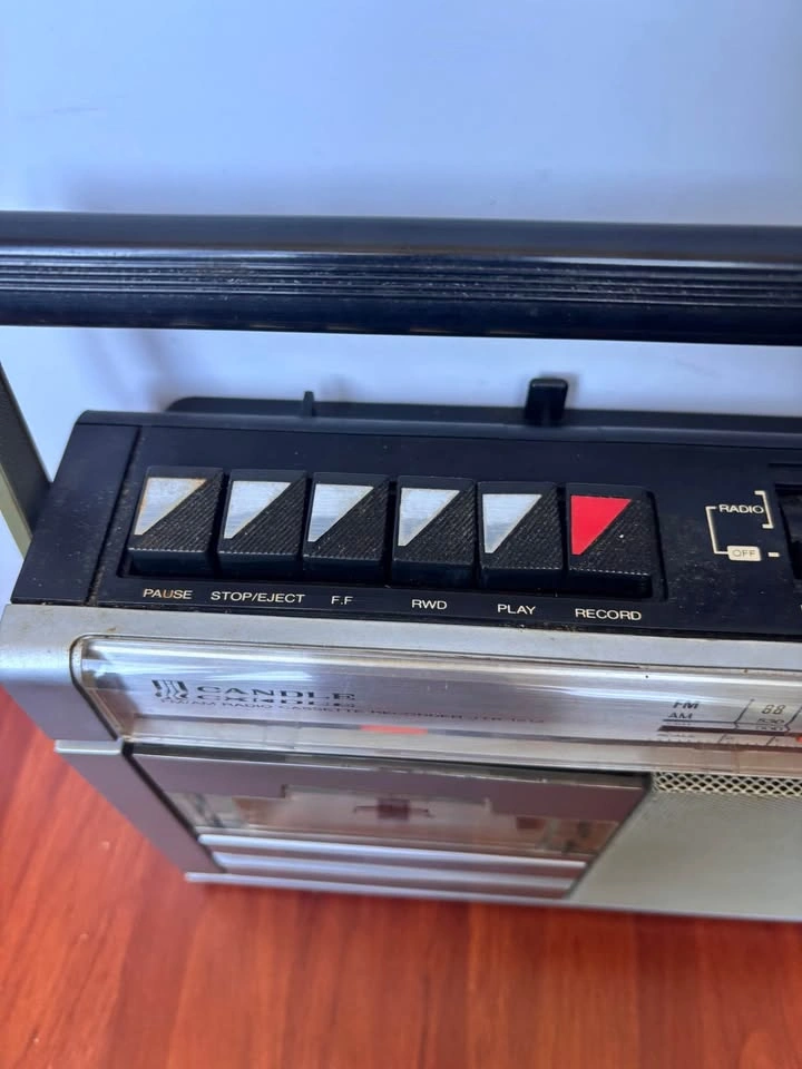 Vintage Candle AM/FM Cassette Recorder Boombox Radio - photo 4