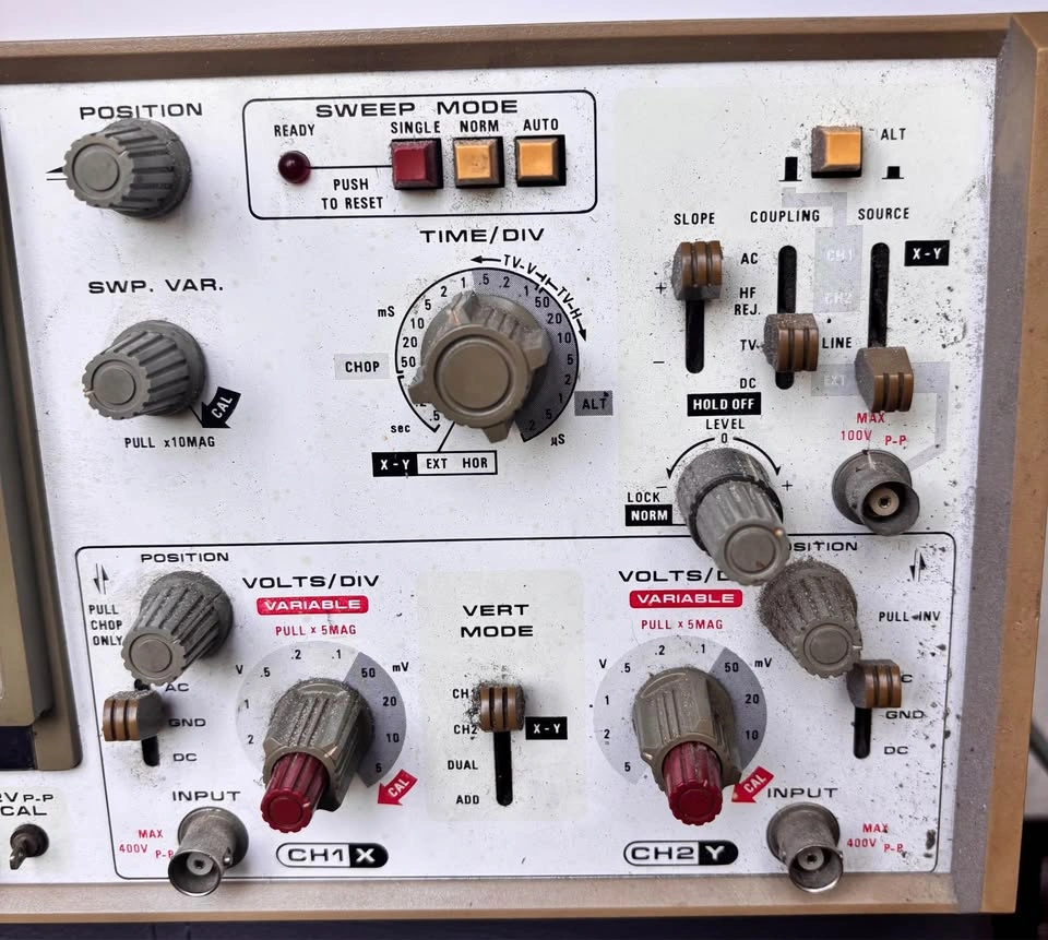 Vintage GW GOS-522 20MHz Analog Oscilloscope - photo 4