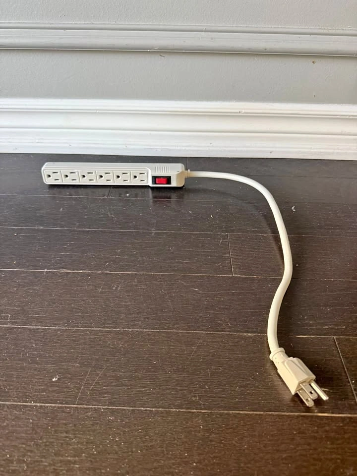 6-Outlet Power Bar / Extension Lead