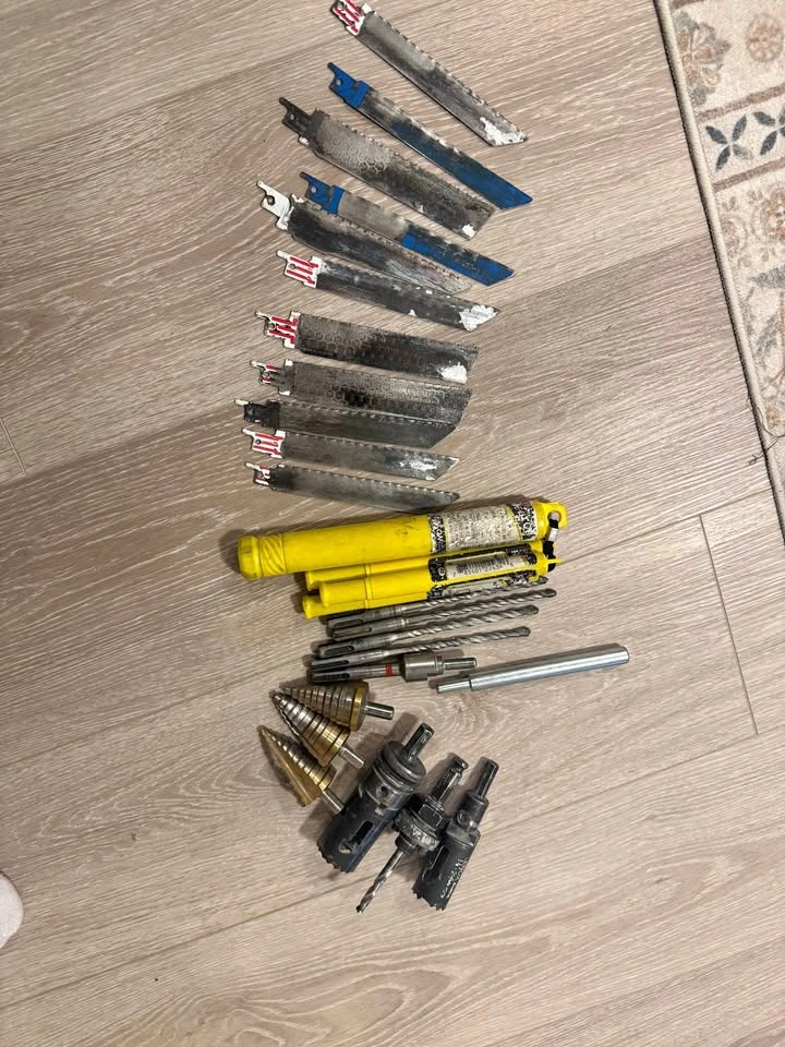 Contractor Tool Lot – SDS Bits, Hole Saws, Sawzall Blades & Step