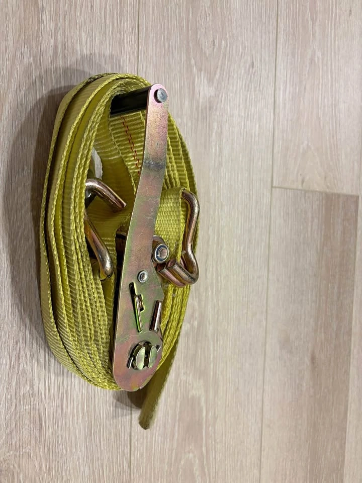 Heavy Duty Ratchet Strap / Tie Down Strap – Like New