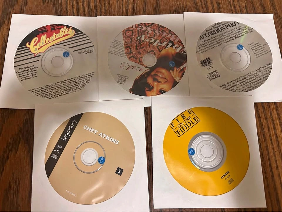 Lot of 100+ Music CDs