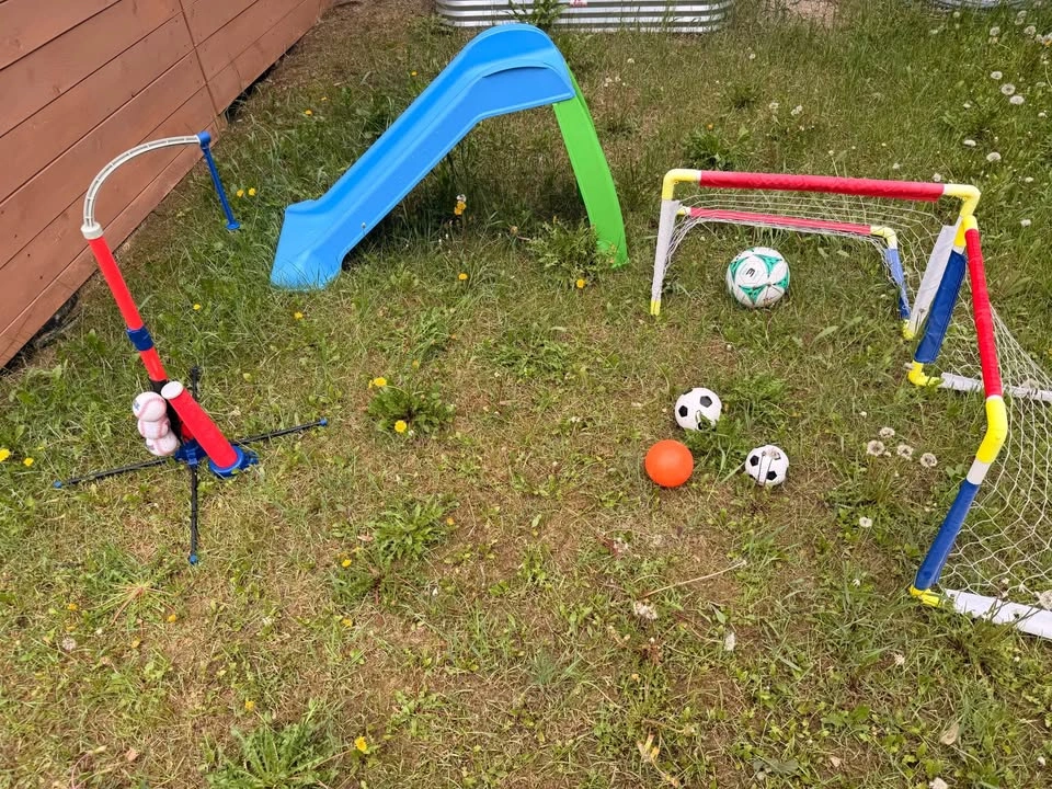 Kids Outdoor Play Set Bundle – T-Ball Trainer, 2 Soccer Goals & - photo 3