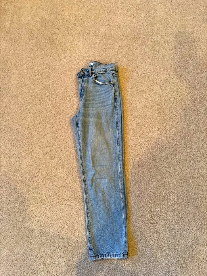 CLOSET CLEANOUT! Lululemon, Garage, Aritzia & More