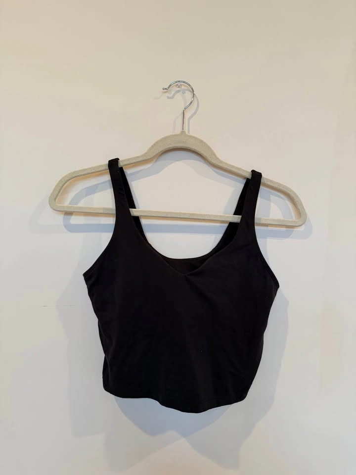 CLOSET CLEANOUT! Lululemon, Garage, Aritzia & More - photo 3