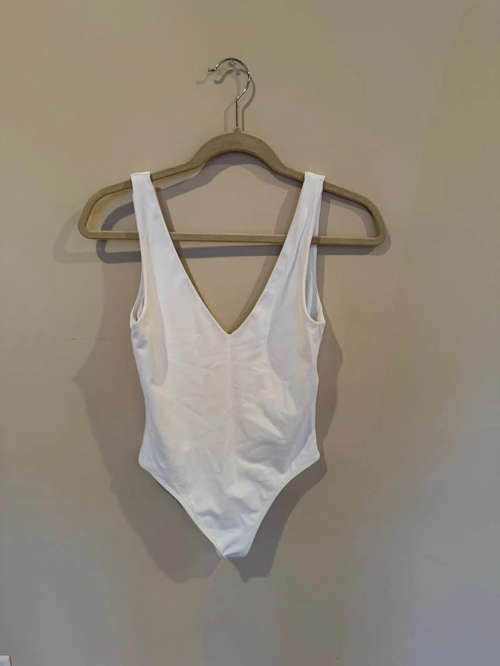 CLOSET CLEANOUT! Aritzia, Dynamite, & More - photo 2