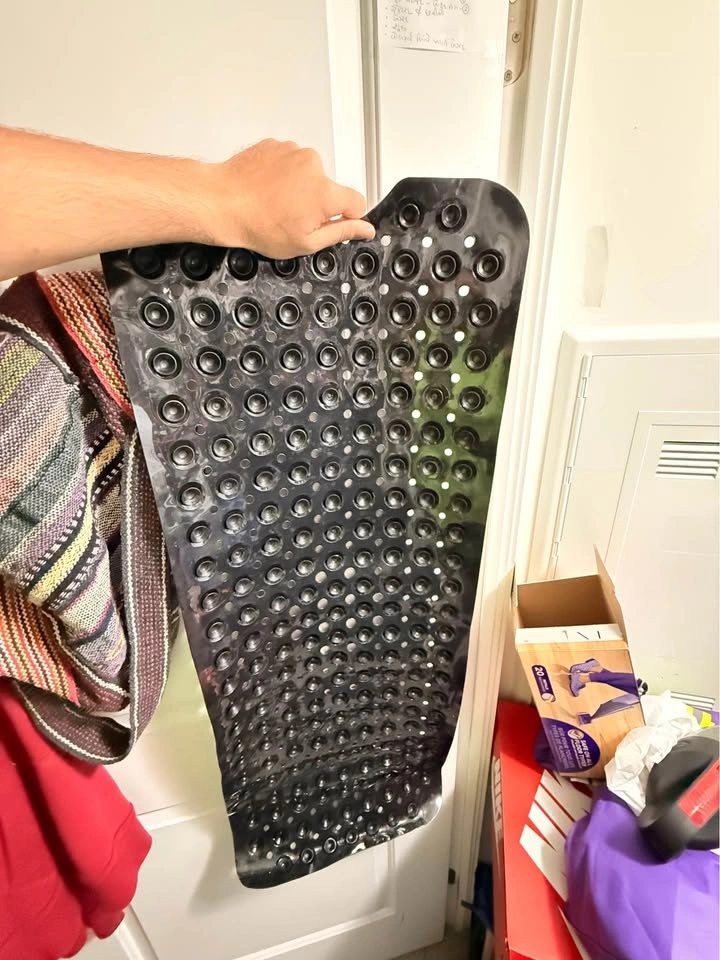 Bath tub suction mat - photo 2